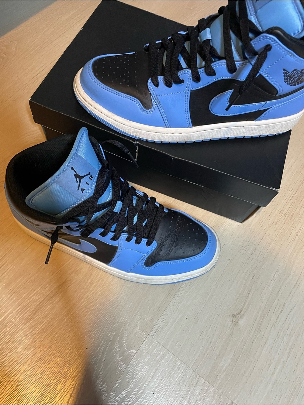 Nike Jordan 1 High-Top Sneakers in Black and Blue size 9 men’s